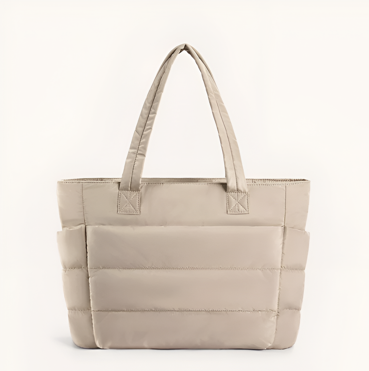 Bolso de hombro acolchado color arena con asas largas
