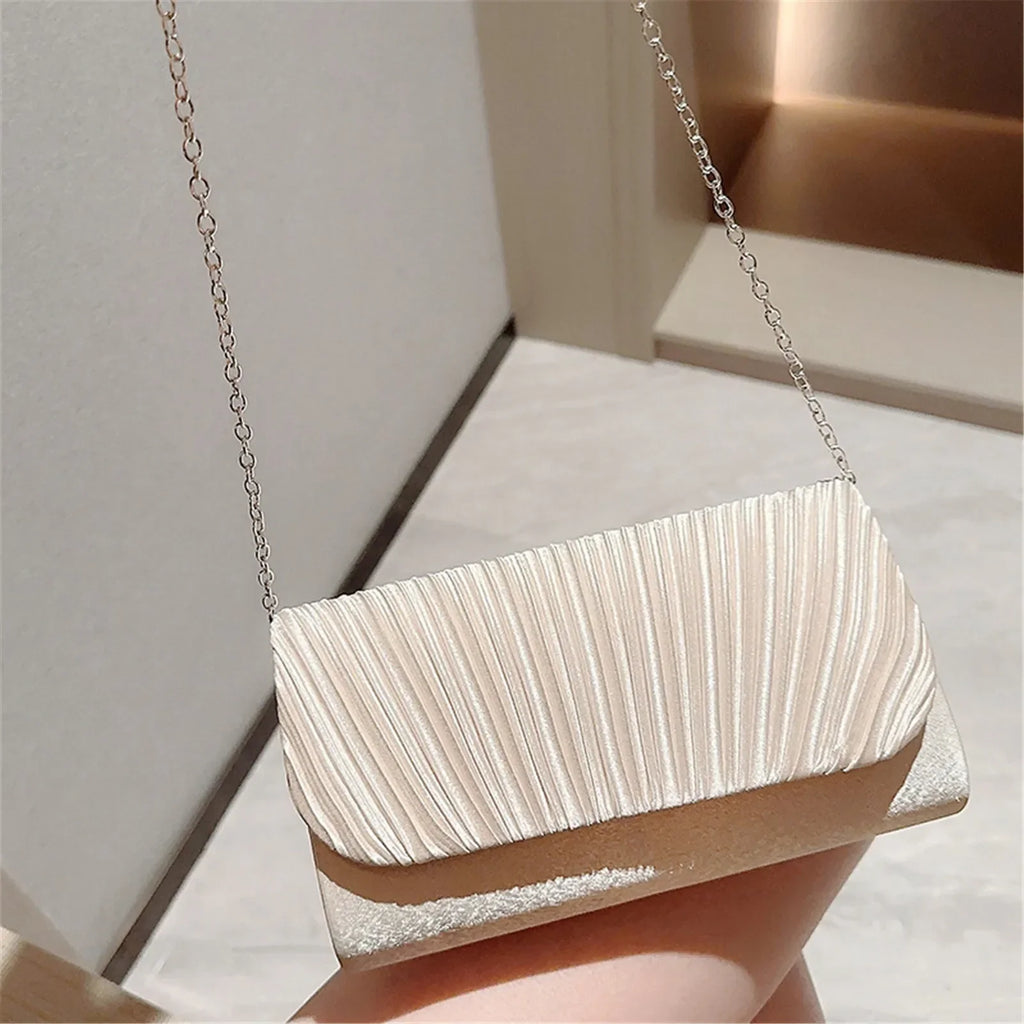 Bolso de Mano Plisado con Purpurina y Correa de Cadena 1