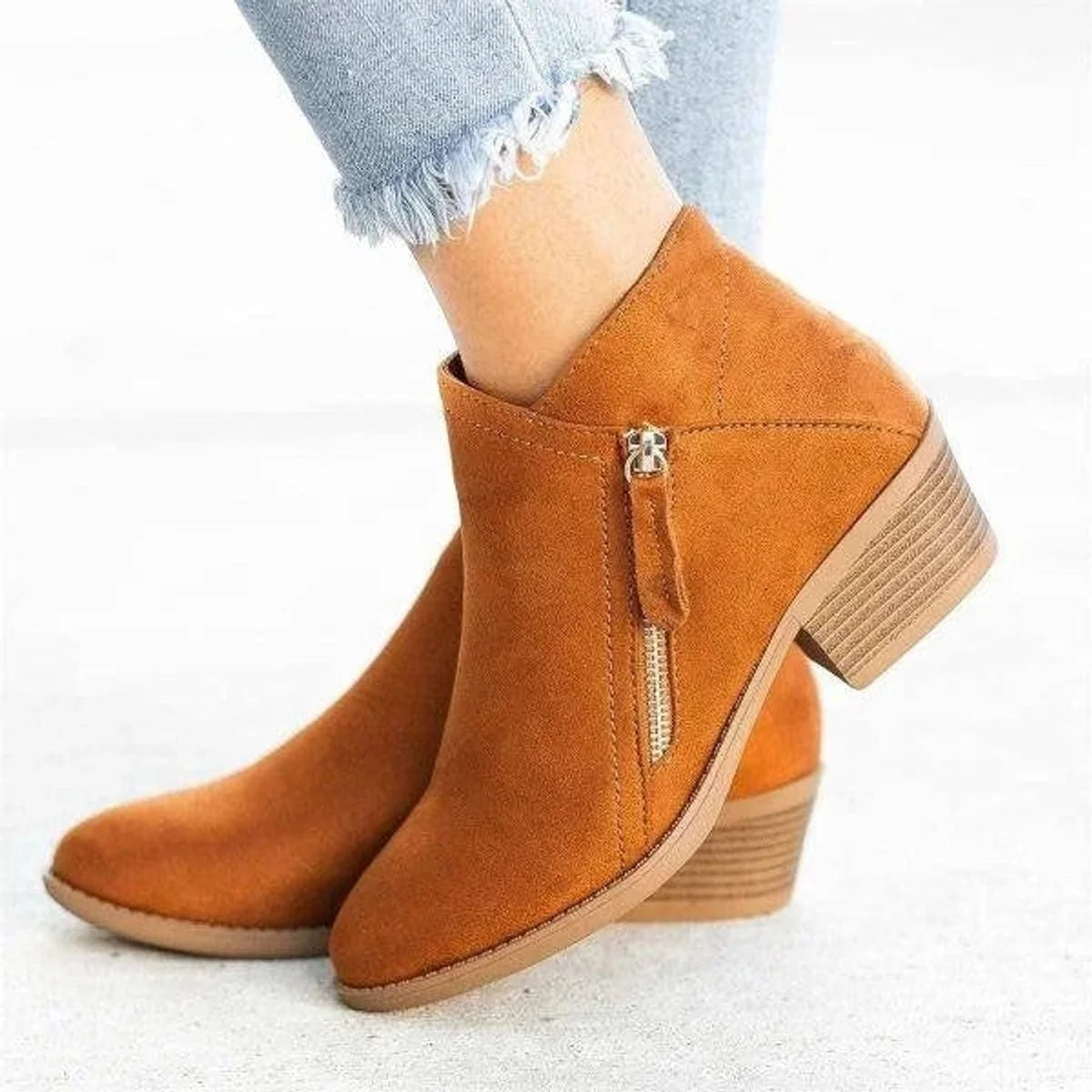 Botines de Ante Sintético con Tacón Bajo y Cremallera 4