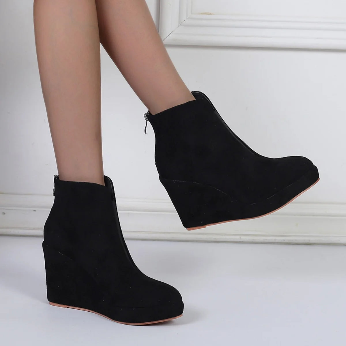 Botines de Terciopelo con Tacón de Cuña y Puntera Fina 2