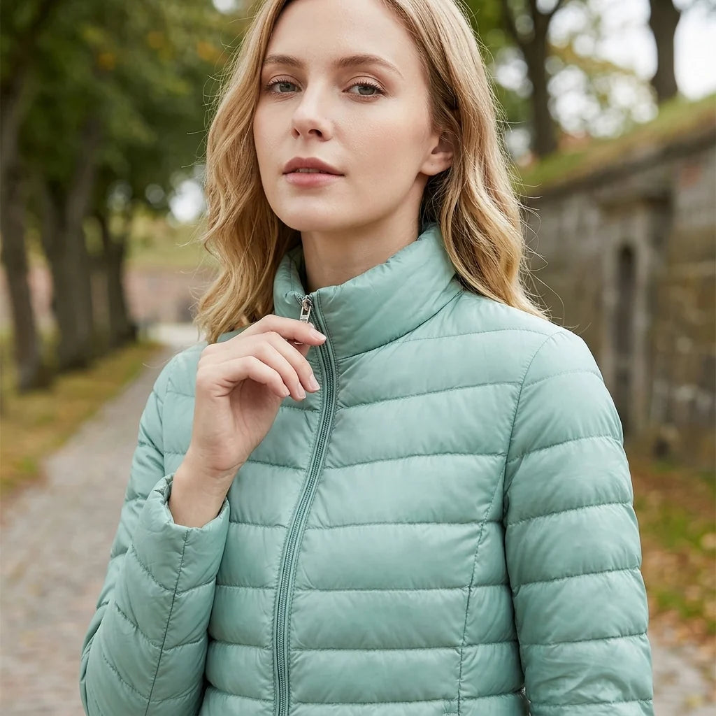 Chaqueta Acolchada Ligera con Cuello Alto y Cremallera 1