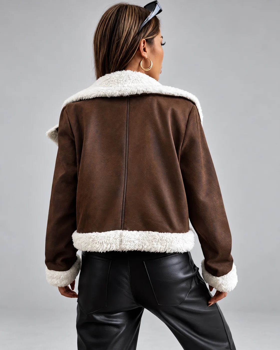 Chaqueta Aviador en Ante con Cuello y Ribete de Borrego 8