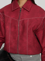 Chaqueta bomber carmesí oversize: cremallera y costuras largas en el delantero