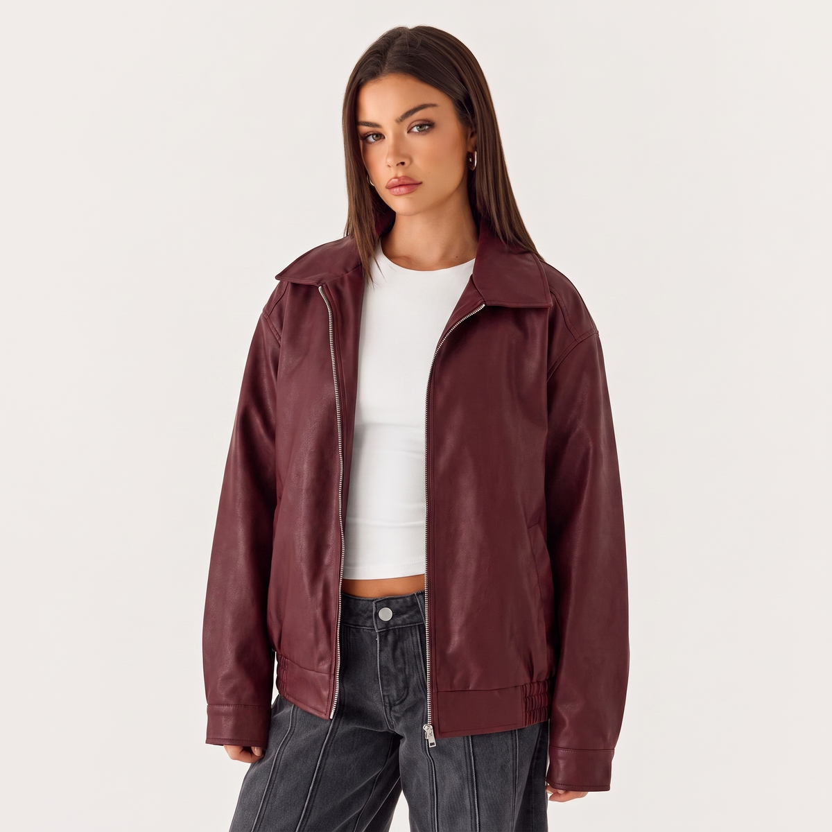 Chaqueta bomber oversize verde esmeralda con cuello camisero y cremallera frontal