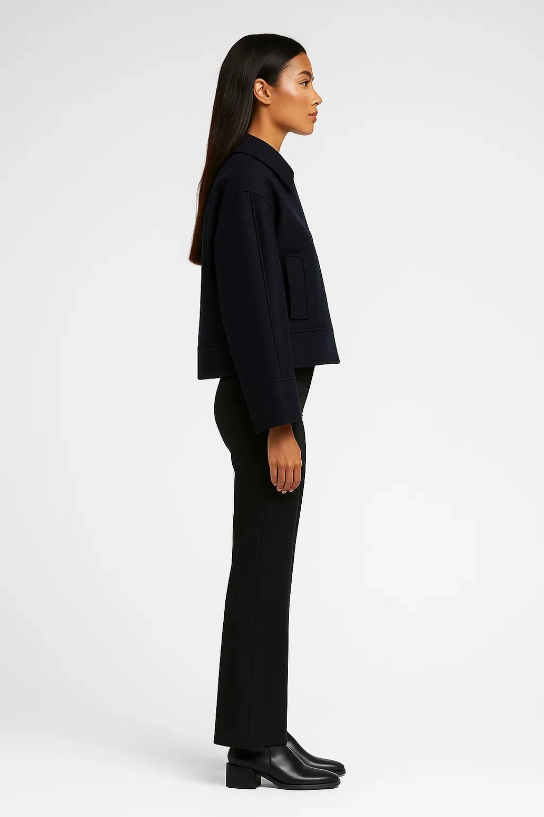 Chaqueta Corta Oversize con Botones y Diseño Minimalista 4