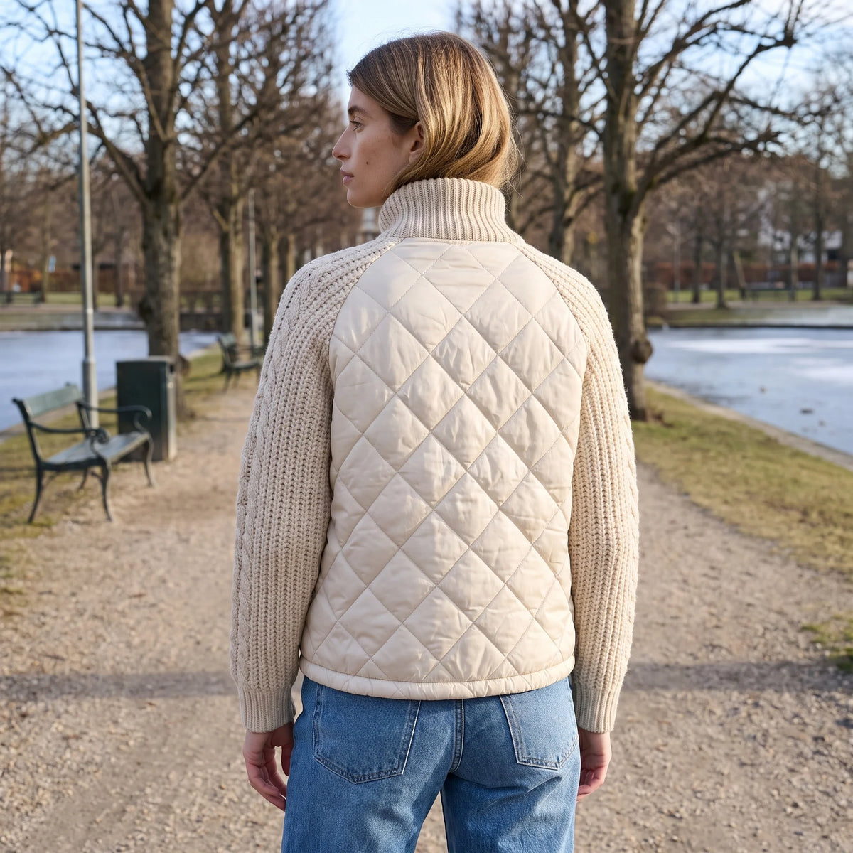 Chaqueta Híbrida Acolchada con Mangas de Punto Trenzado y Cuello Alto 5