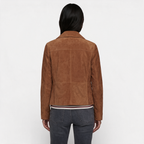 Chaqueta marrón de efecto ante vista por detrás, con costuras y bajo recto.