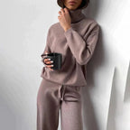 Conjunto Deportivo con Suéter de Cuello Alto y Pantalón Ajustable 0