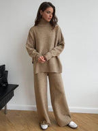 Conjunto de Punto con Cuello Alto y Pantalón Ancho 0