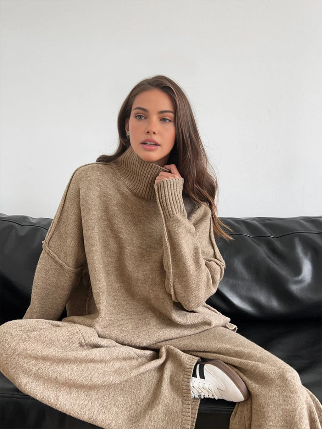 Conjunto de Punto con Cuello Alto y Pantalón Ancho 1