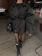 Gabardina Oversize con Cinturón y Solapas Anchas 2