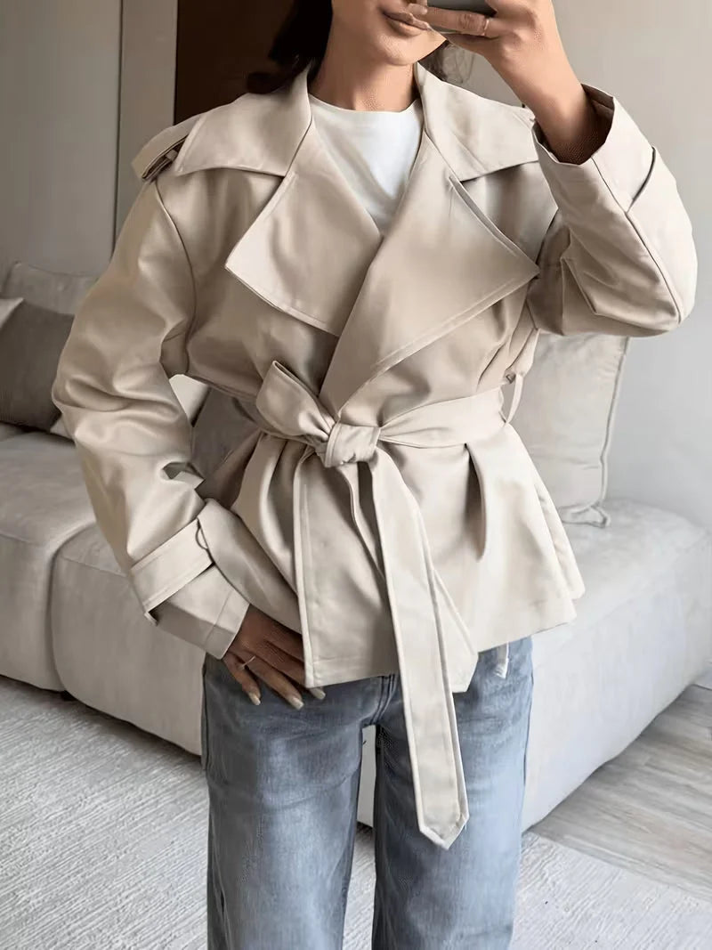 Gabardina Oversize con Cinturón y Solapas Anchas 6