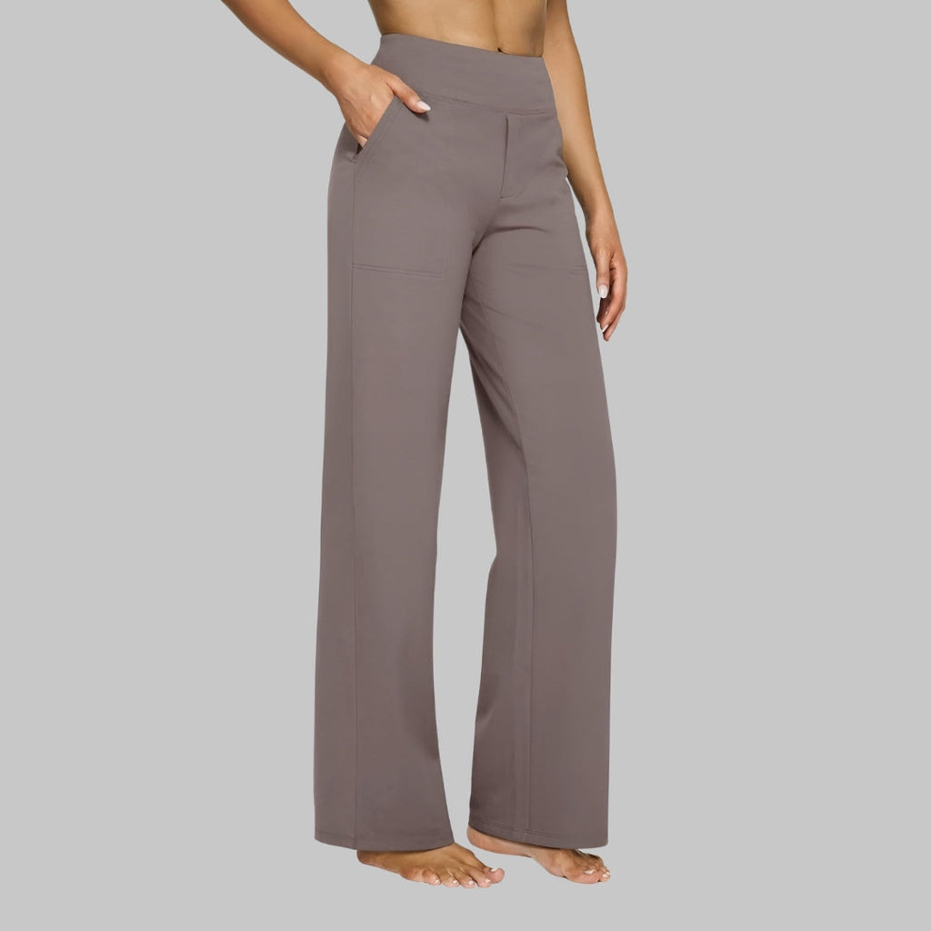Pantalón elástico de tela ligera color taupe, pierna recta y tiro alto