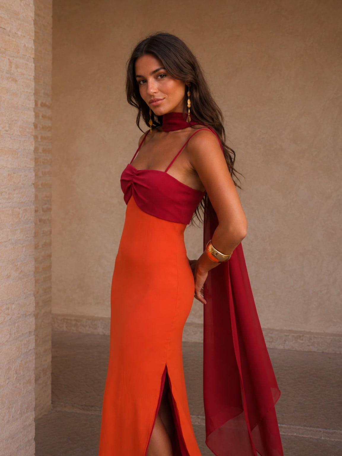 Vestido Bicolor Drapeado de Corte Amplio 2