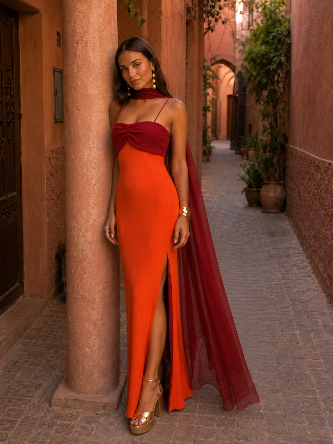 Vestido Bicolor Drapeado de Corte Amplio 3