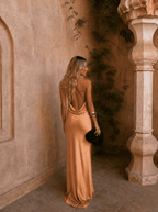 Vestido Largo Satinado con Escote Drapeado 4