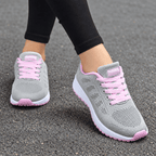 Zapatilla transpirables gris con cordones rosa y suela acolchada
