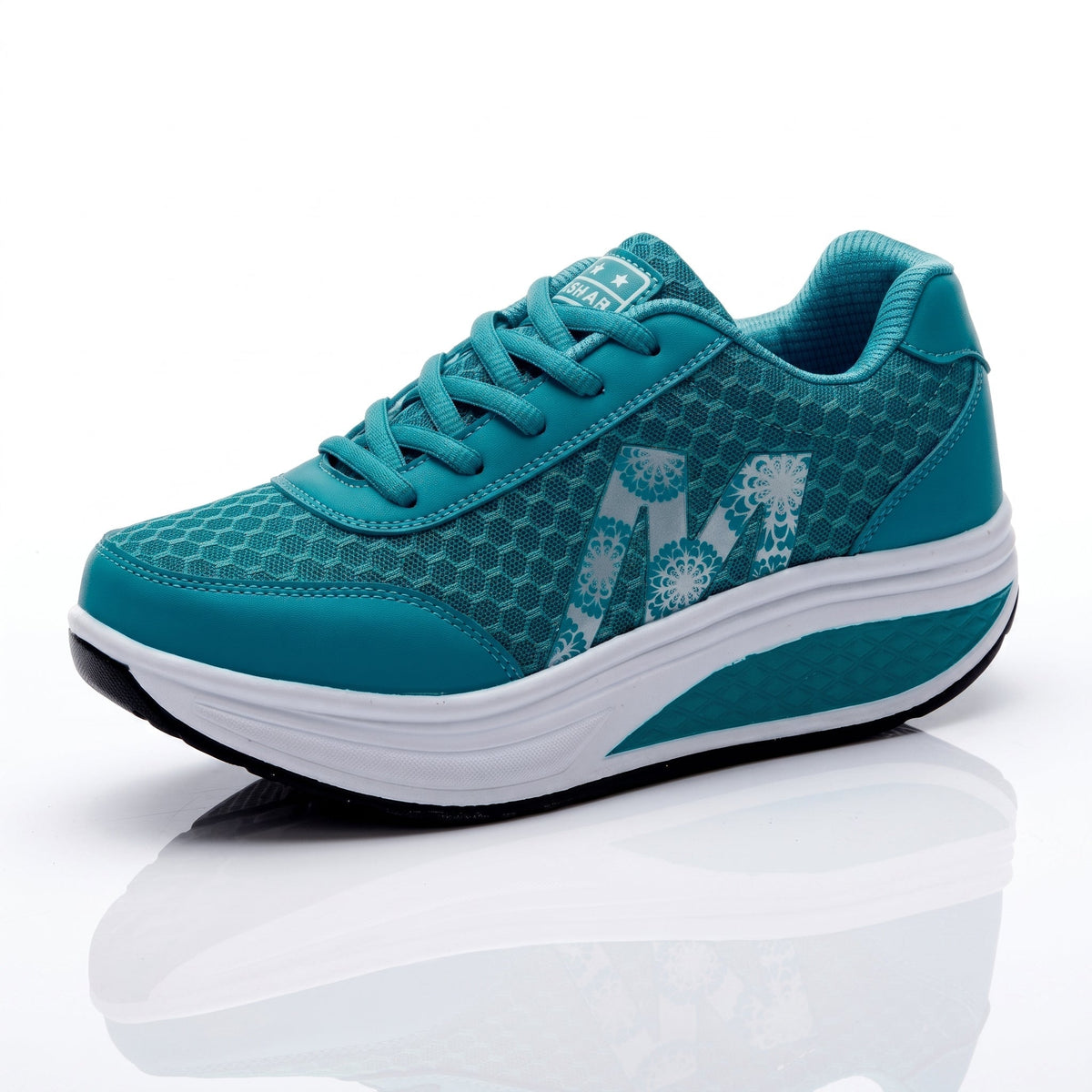 Zapatillas turquesa con cordones, plataforma curvada y suela blanca