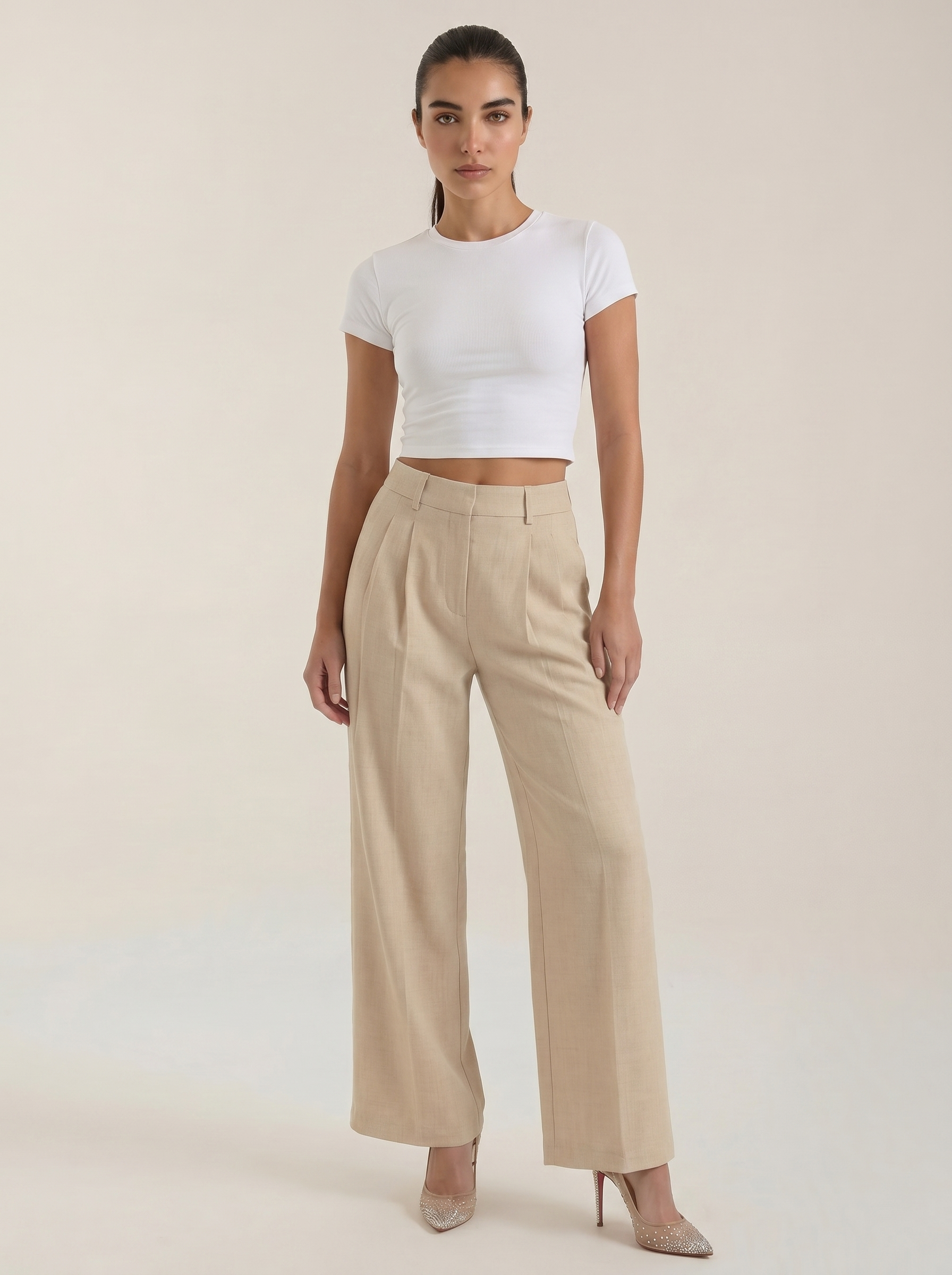 Wijde pantalon met hoge taille en plooien, beige kleur, rechte voorpanden