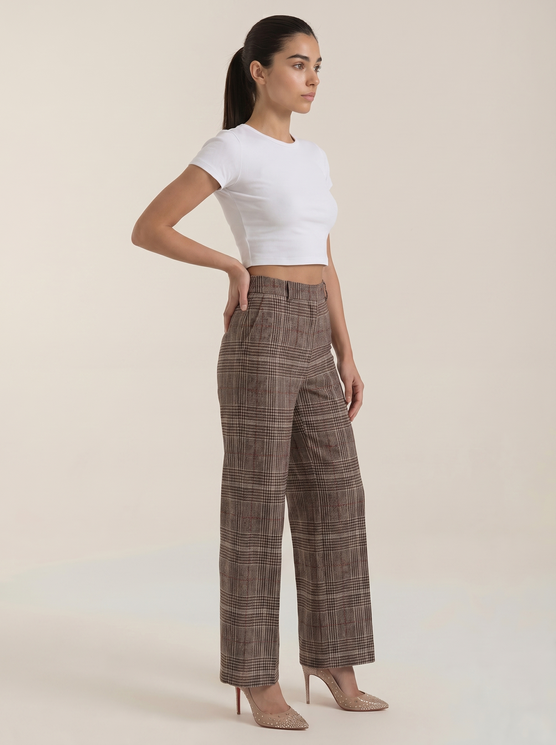 Dames pantalon met hoge taille, bruin geruit, wijde rechte pijpen en tailleband