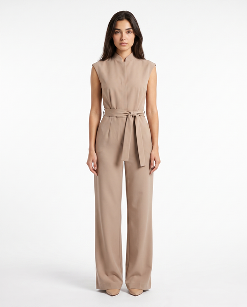 Beige mouwloze jumpsuit met strikceintuur en wijde broekspijpen, rits vooraan