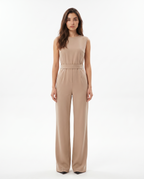 Beige mouwloze jumpsuit met ceintuur in de taille en wijde lange pijpen